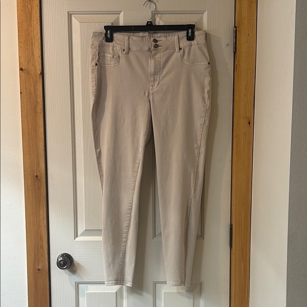 Tan Skinny Jeans with Sleek Fit